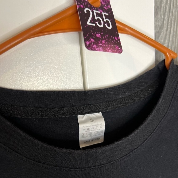 255. COBRA KAI LOGO ADULT BLACK UNISEX TEE - Picture 3 of 5